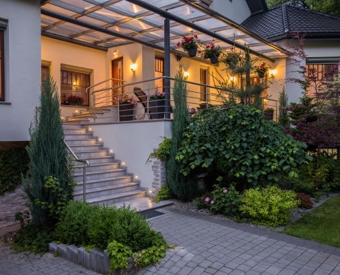 landscape lighting incorporated into home design